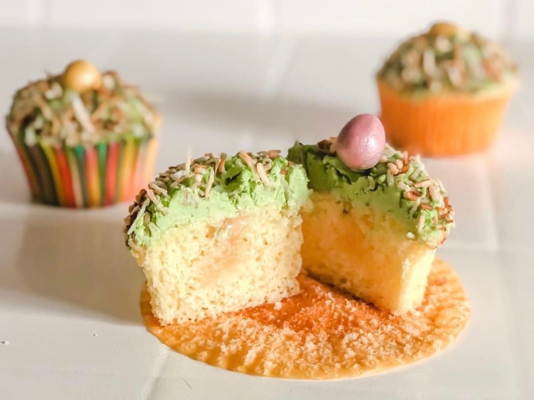 Lemon curd filled lemon cupcakes